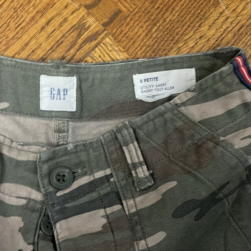 Gap - Picture 4 of 6